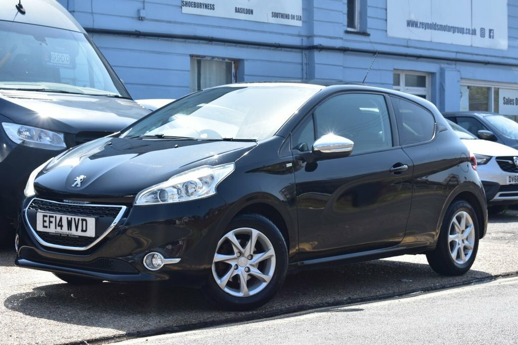 Peugeot 208 1.2L Style Black #6