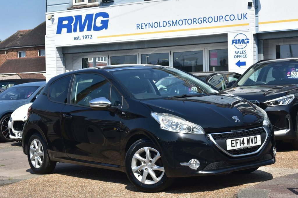 Peugeot 208 1.2L Style Black