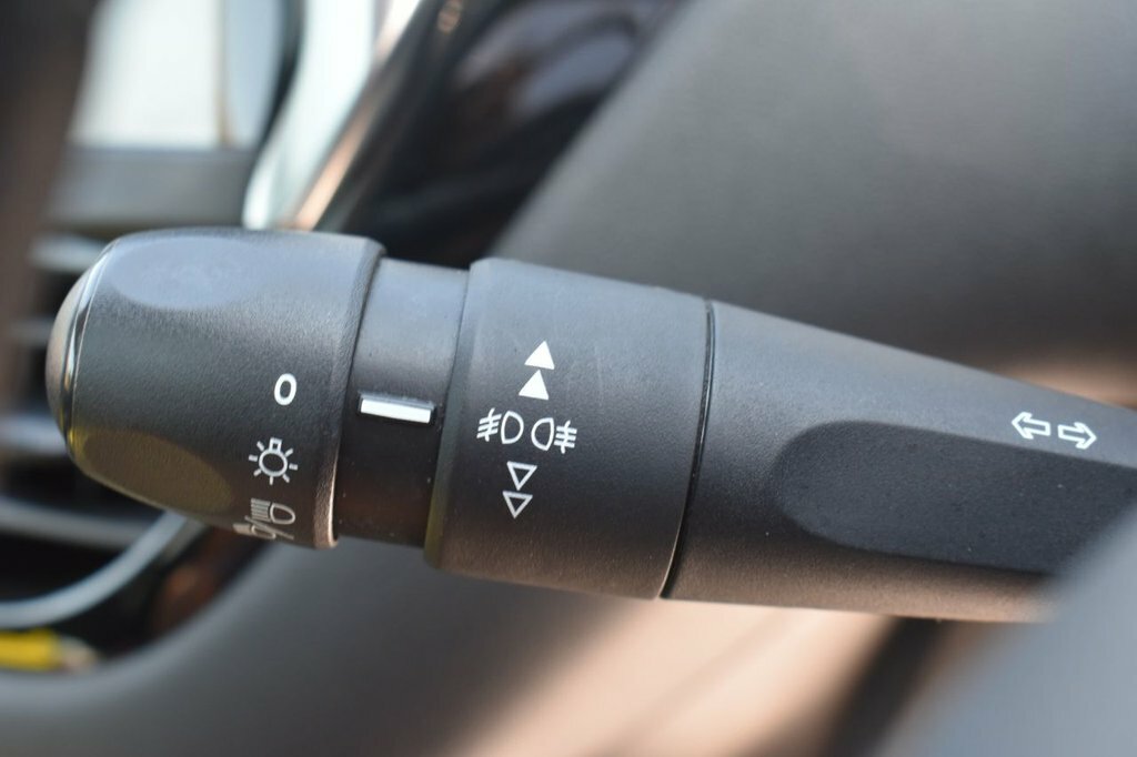 Peugeot 208 Vti Puretech Active U10270 Ulez White #28