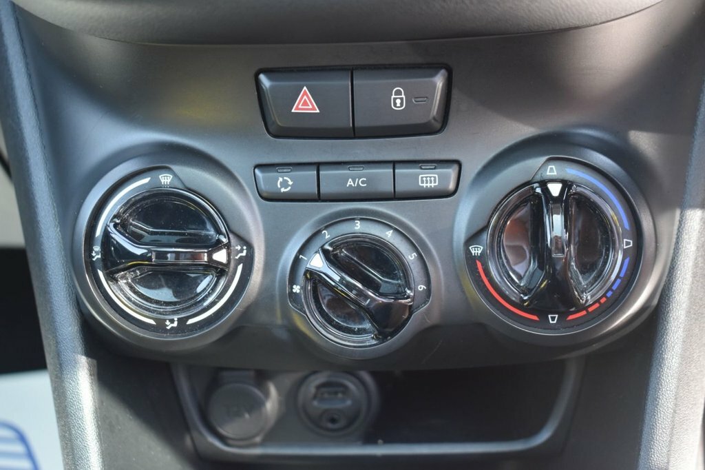 Peugeot 208 Vti Puretech Active U10270 Ulez White #31