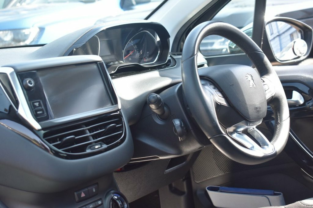 Peugeot 208 Vti Puretech Active U10270 Ulez White #20