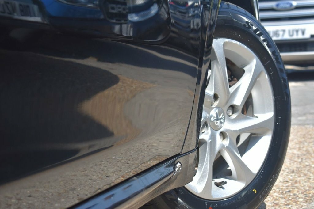 Peugeot 208 Vti Puretech Active U10270 Ulez White #8