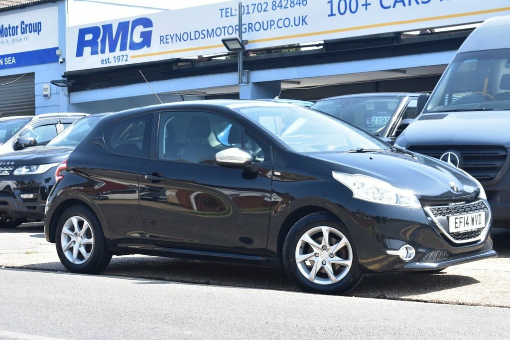 Peugeot 208 1.2L Style Black #3