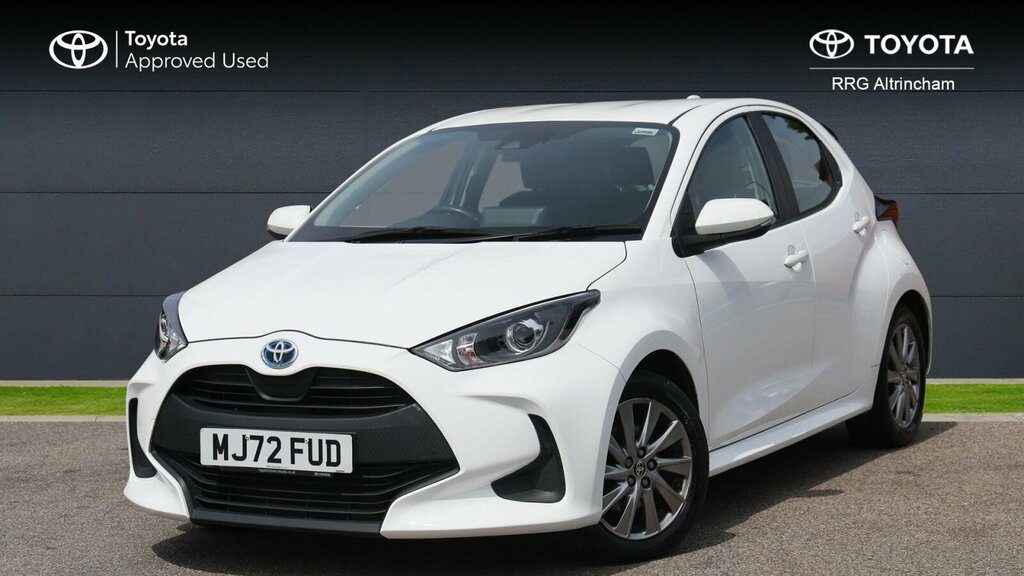 Toyota Yaris 1.5 Vvt-h Icon E-cvt Euro 6 Ss MJ72FUD White #3