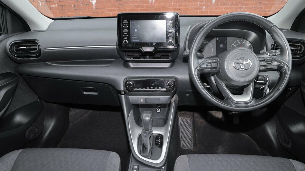 Toyota Yaris 1.5 Vvt-h Icon E-cvt Euro 6 Ss MJ72FUD White #6