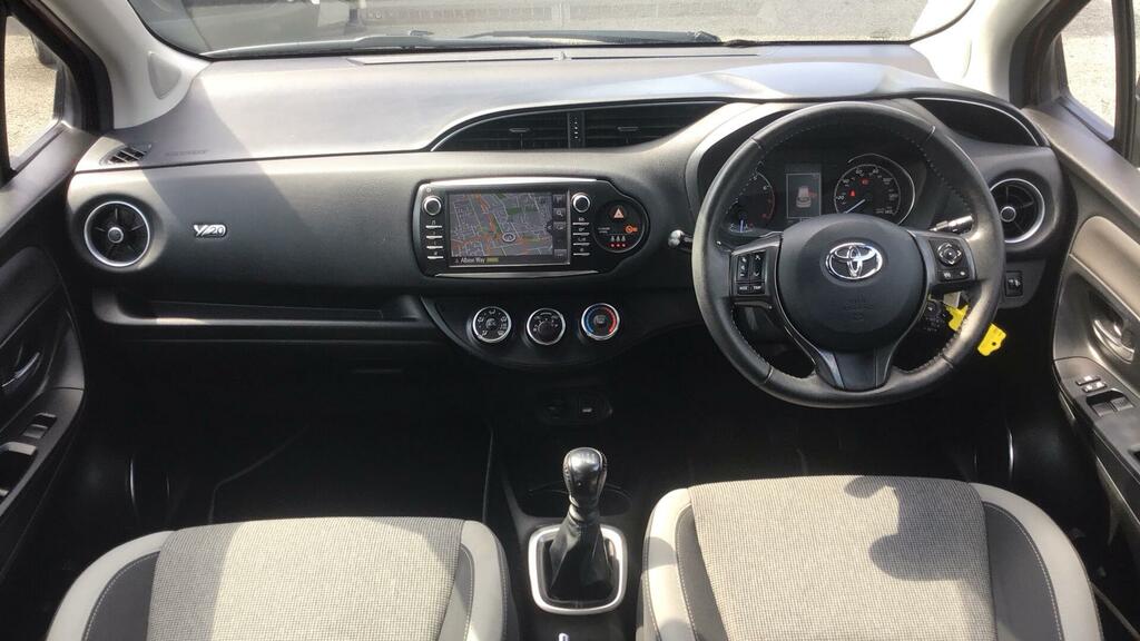 Toyota Yaris 1.5 Vvt-i Y20 Hatchback Euro 6 Red #6