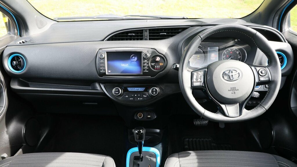 Toyota Yaris 1.5 Vvt-h Cyan Bi-tone E-cvt Euro 6 Ss Blue #6