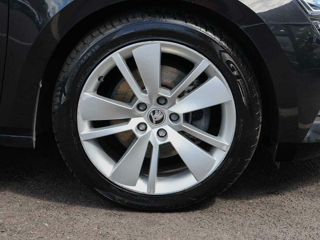 Skoda Superb 2.0 Tdi Cr Se L Dsg Black #5