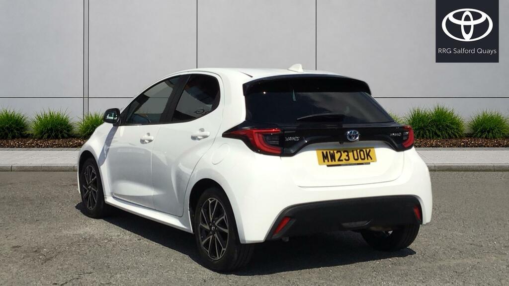 Toyota Yaris 1.5 Vvt-h Design E-cvt Euro 6 Ss MW23UOK White #4