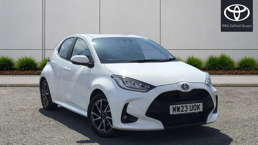 Toyota Yaris 1.5 Vvt-h Design E-cvt Euro 6 Ss White