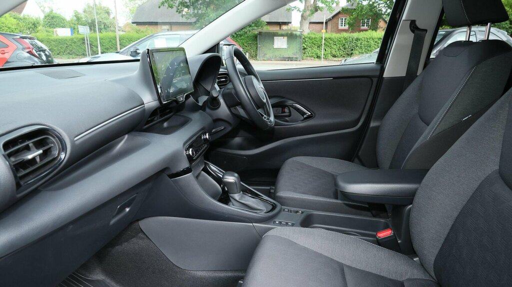 Toyota Yaris 1.5 Vvt-h Design E-cvt Euro 6 Ss MA74ZTU Black #5