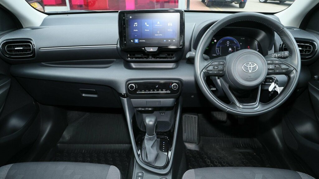 Toyota Yaris 1.5 Vvt-h Design E-cvt Euro 6 Ss MA74ZTU Black #6