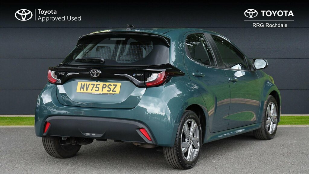 Toyota Yaris 1.5 Vvt-h Icon E-cvt Euro 6 Ss MV75PSZ Green #2