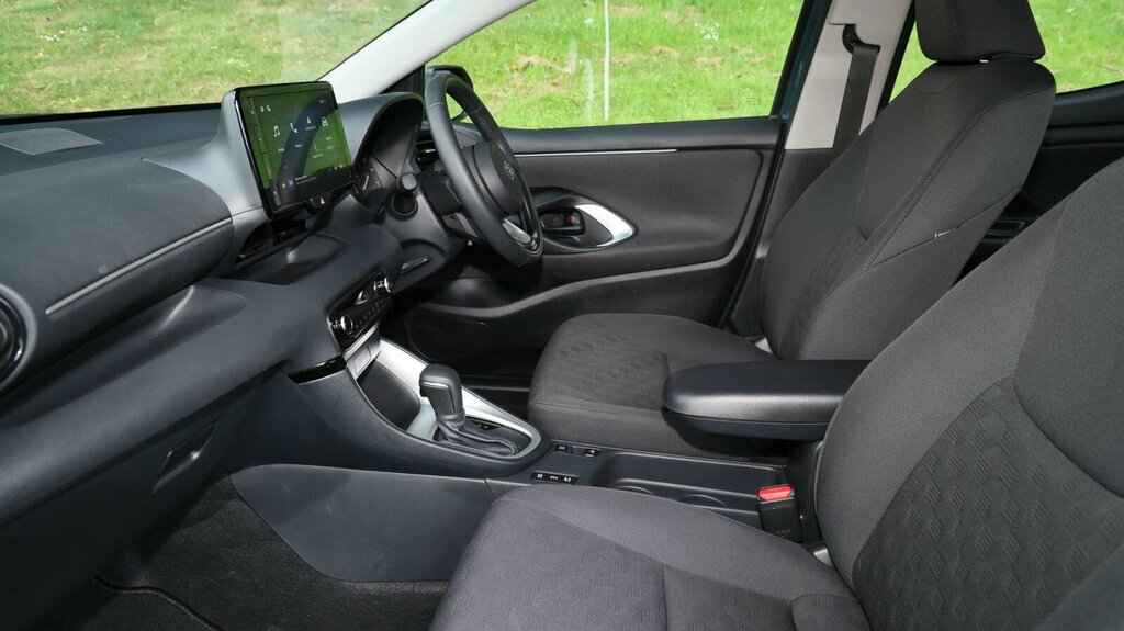 Toyota Yaris 1.5 Vvt-h Icon E-cvt Euro 6 Ss MV75PSZ Green #5