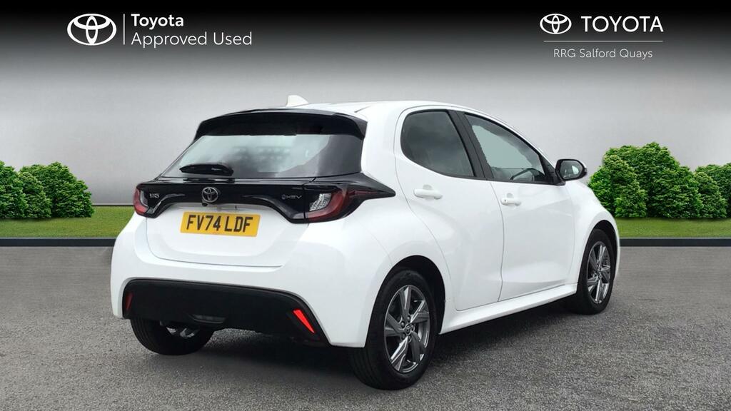 Toyota Yaris 1.5 Vvt-h Icon E-cvt Euro 6 Ss FV74LDF White #2
