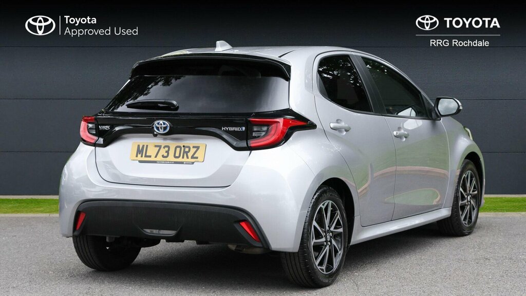 Toyota Yaris 1.5 Vvt-h Design E-cvt Euro 6 Ss ML73ORZ Silver #2