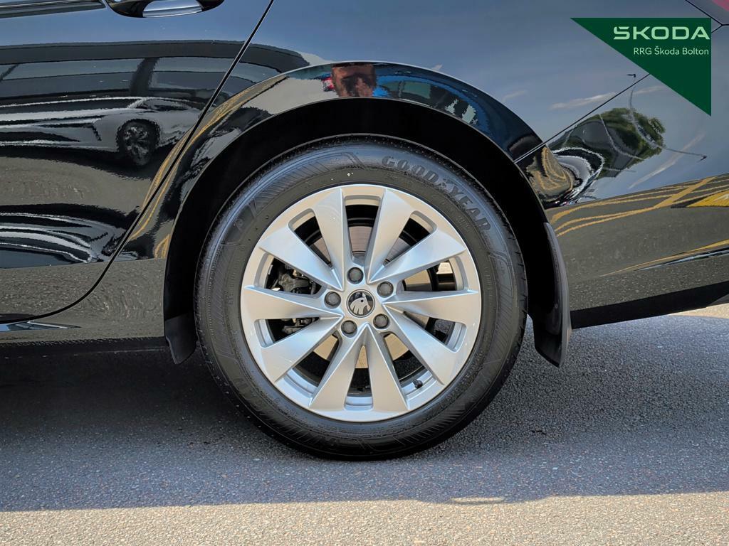 Skoda Superb 1.5 Tsi Iv Se Technology Dsg ML26WKG Black #5