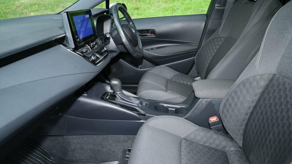 Toyota Corolla 1.8 Vvt-h Car Derived Van Hybrid Cvt Eu KE73JXZ White #5