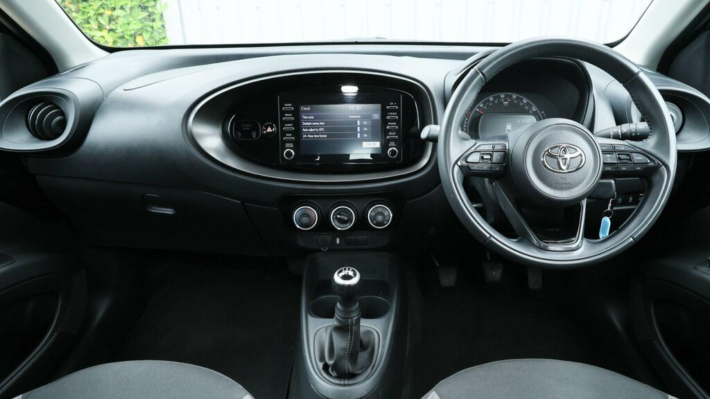 Toyota Aygo X 1.0 Vvt-i Pure Euro 6 Ss LO72AHE Black #6