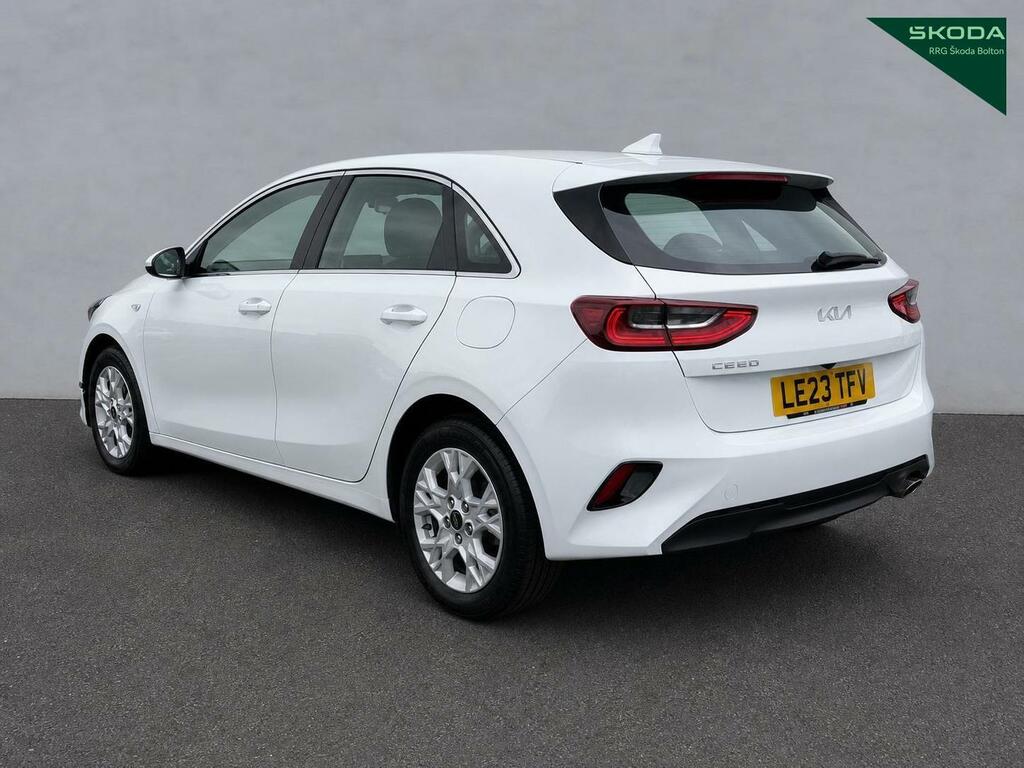 Kia Ceed 1.5T Gdi Isg 2 LE23TFV White #6