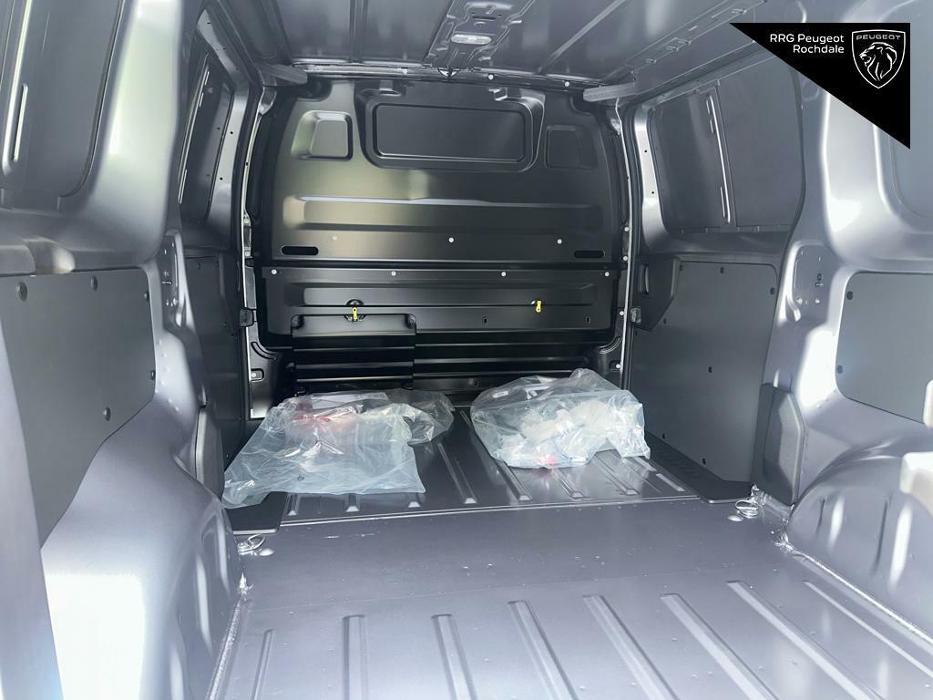 Peugeot E-Expert E 1200 75Kwh Professional Standard Panel Van White #10