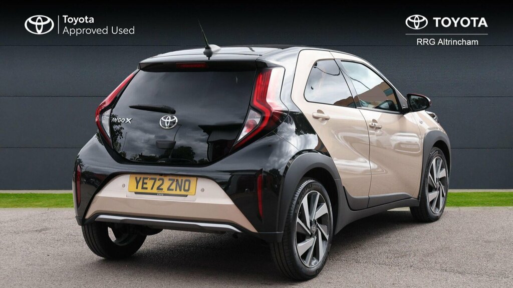 Toyota Aygo X 1.0 Vvt-i Exclusive Euro 6 Ss YE72ZNO Beige #2