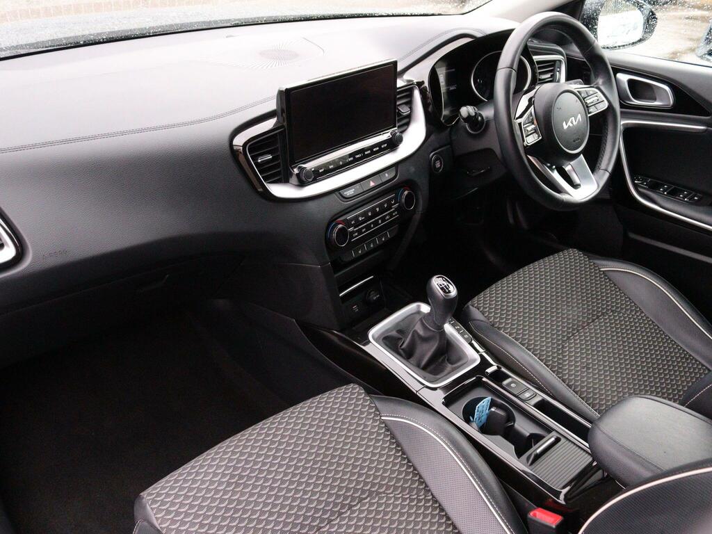 Kia Xceed 1.5 T-gdi 3 Euro 6 Ss Grey #4
