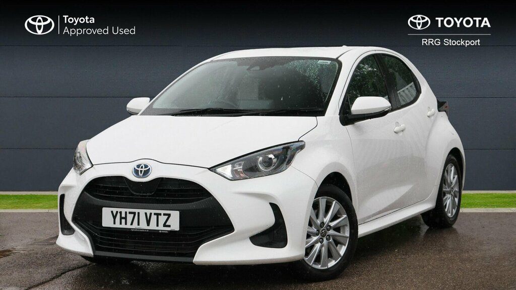 Toyota Yaris 1.5 Vvt-h Icon E-cvt Euro 6 Ss YH71VTZ White #3