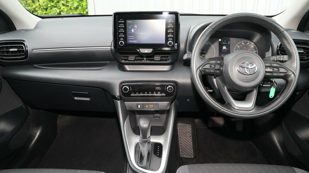 Toyota Yaris 1.5 Vvt-h Icon E-cvt Euro 6 Ss YH71VTZ White #6