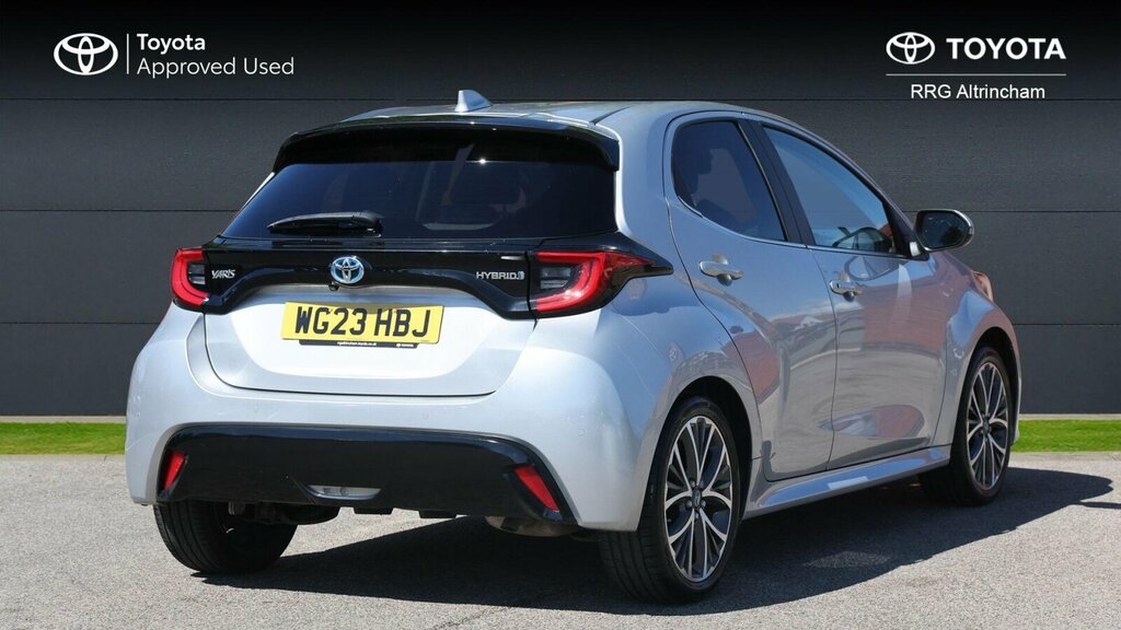 Toyota Yaris 1.5 Vvt-h Excel E-cvt Euro 6 Ss WG23HBJ Silver #2
