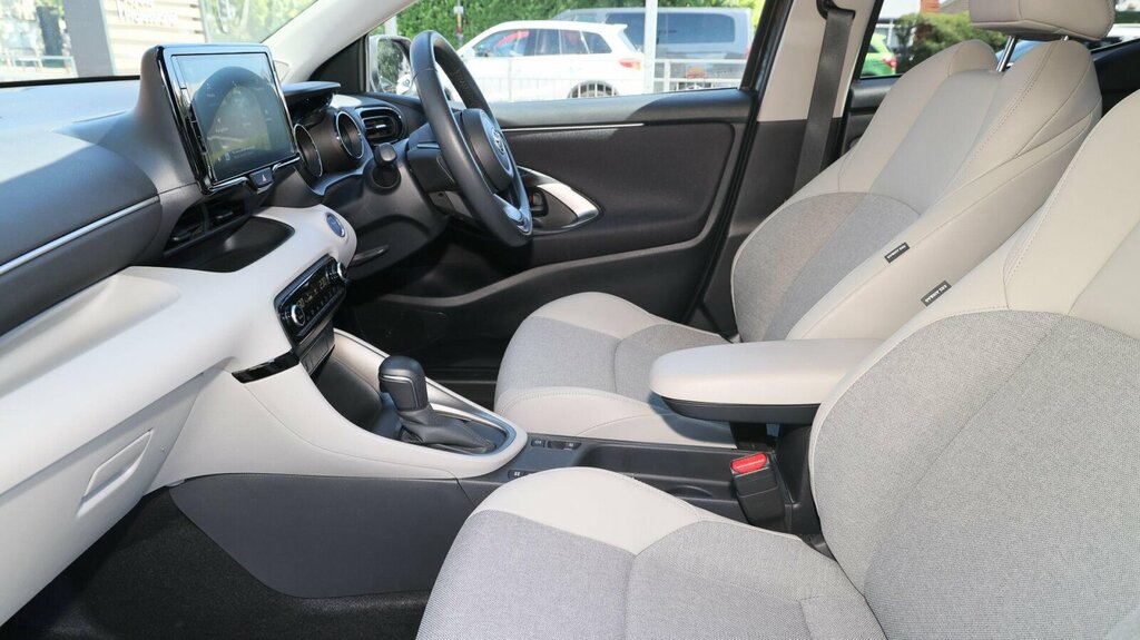 Toyota Yaris 1.5 Vvt-h Excel E-cvt Euro 6 Ss LA23BHP Grey #5