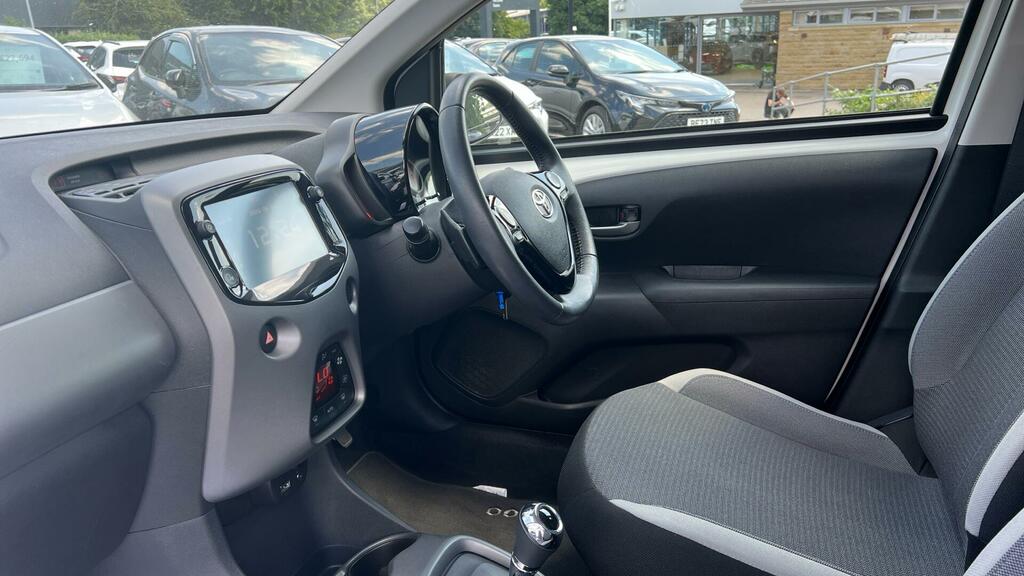 Toyota Aygo 1.0 Vvt-i X-trend X-shift Euro 6 Safety Sense White #5