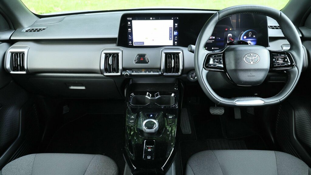 Toyota Urban Cruiser 61Kwh Design Silver #6