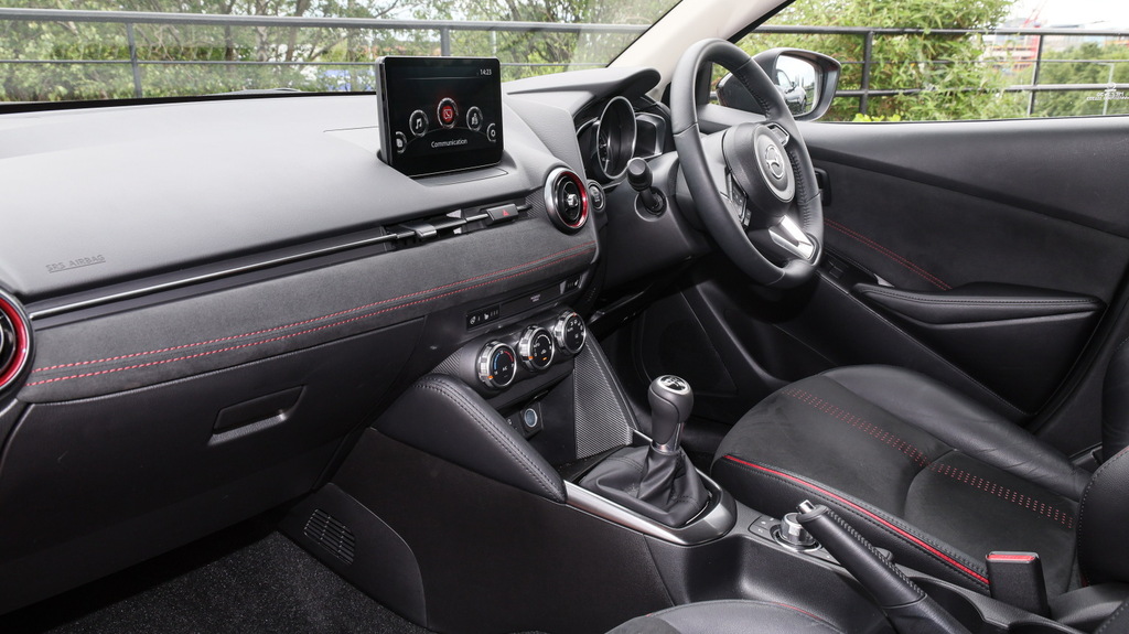 Mazda 2 1.5 E-skyactiv G Mhev Homura Aka Red #2