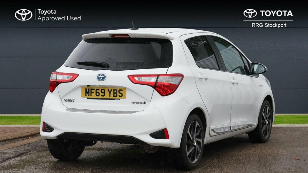 Toyota Yaris 1.5 Vvt-h Excel E-cvt Euro 6 Ss MF69YBS White #2