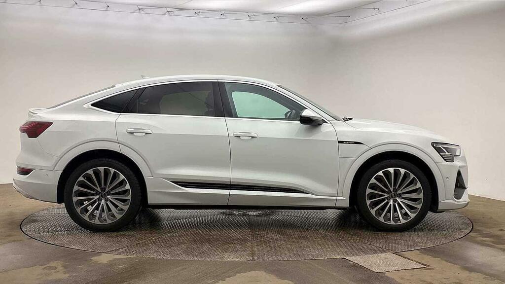 Audi E-tron 230Kw 50 Quattro 71Kwh S Line White #4