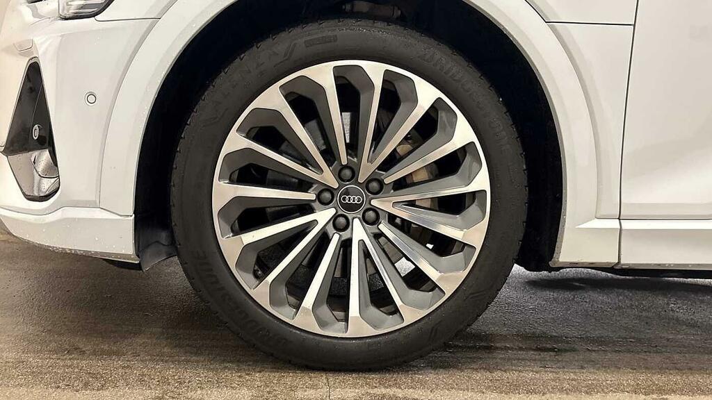 Audi E-tron 230Kw 50 Quattro 71Kwh S Line White #5