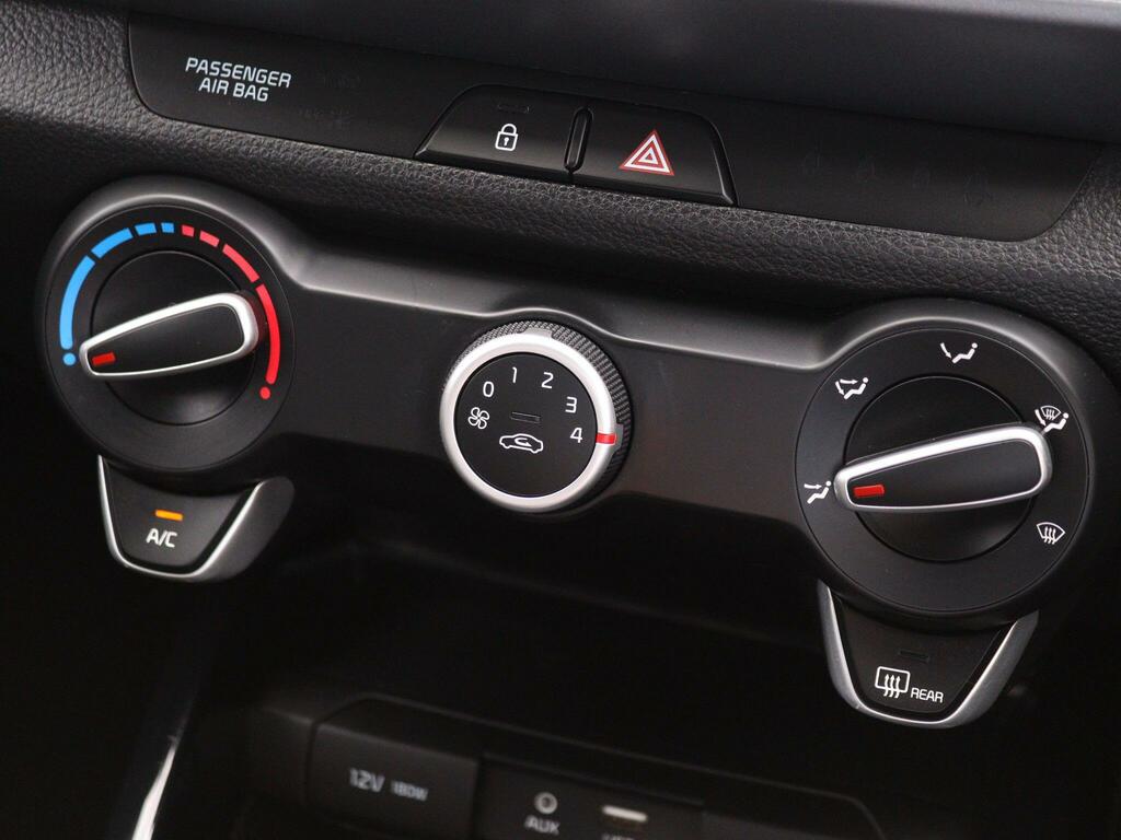 Kia Stonic Stonic 4 Isg White #24