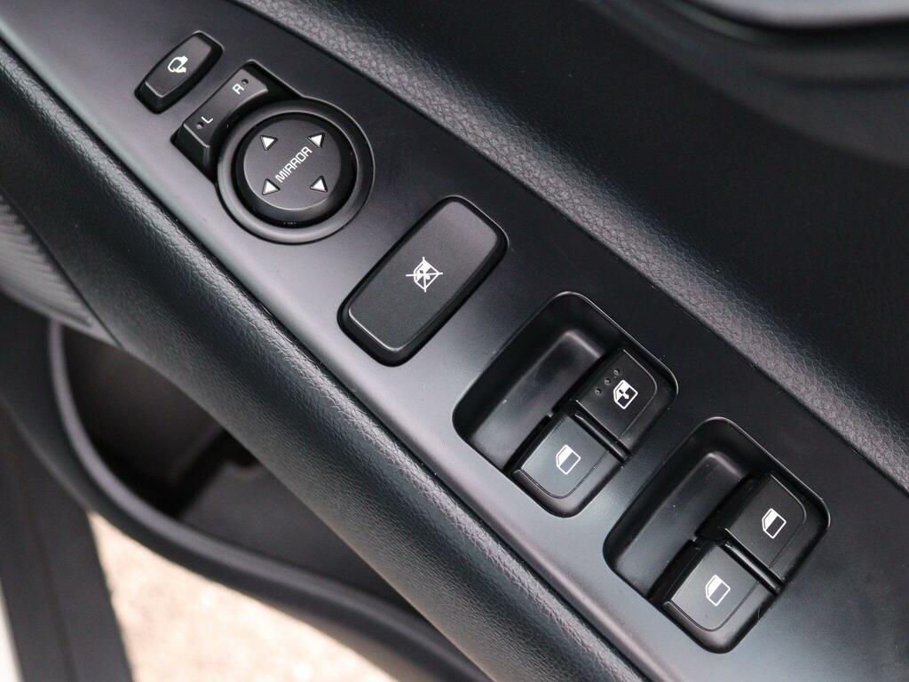 Kia Stonic Stonic 4 Isg White #20