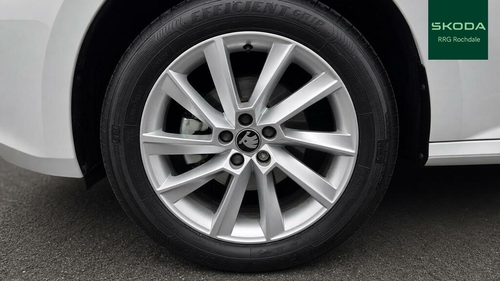 Skoda Kamiq 1.0 Tsi Se Edition GK75KKP White #5