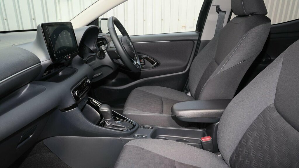 Toyota Yaris 1.5 Vvt-h Design E-cvt Euro 6 Ss FG25ETJ Black #5
