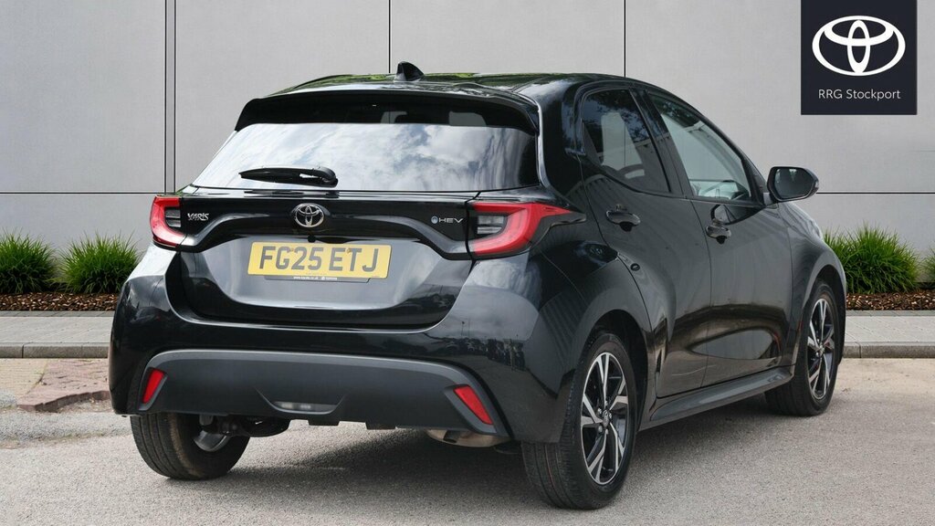 Toyota Yaris 1.5 Vvt-h Design E-cvt Euro 6 Ss FG25ETJ Black #2