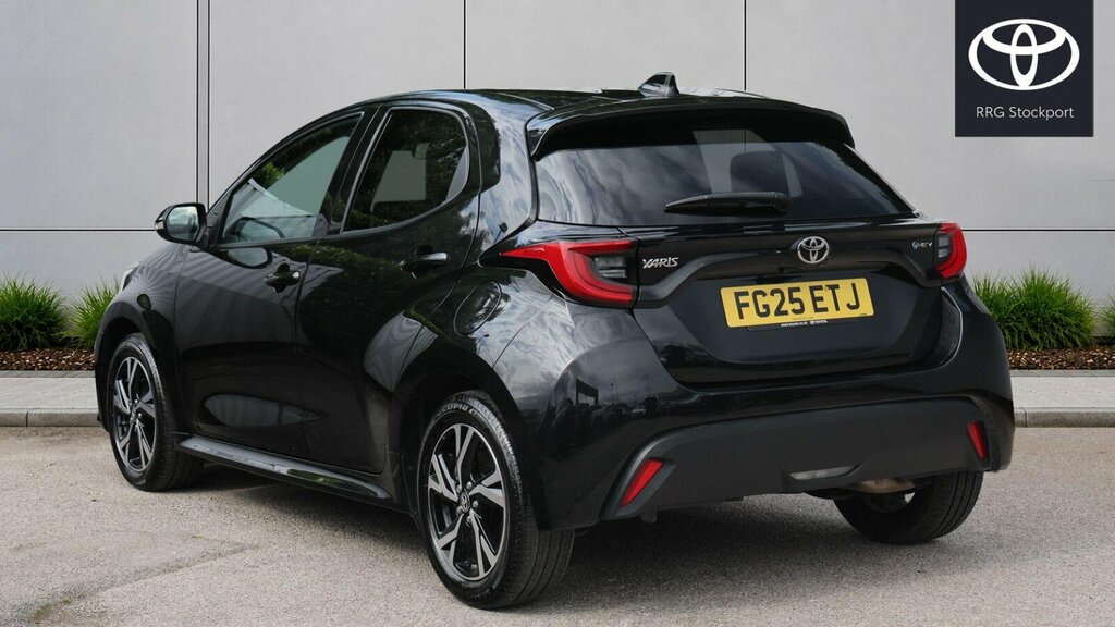 Toyota Yaris 1.5 Vvt-h Design E-cvt Euro 6 Ss FG25ETJ Black #4