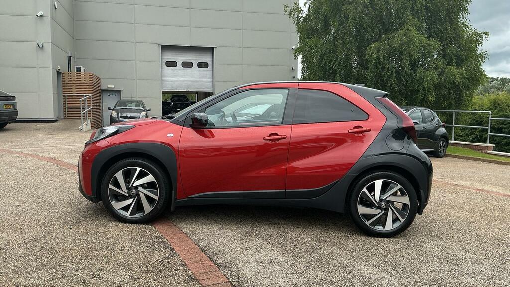 Toyota Aygo X 1.0 Vvt-i Edge X-shift Euro 6 Ss MT23VDZ Red #5