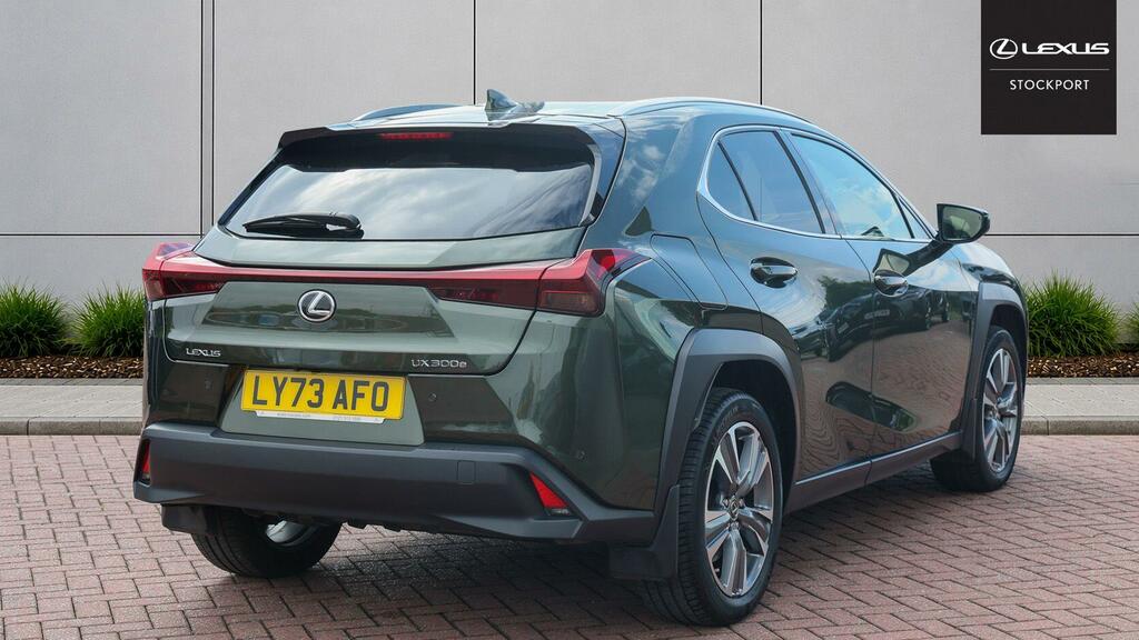 Lexus UX 72.8Kwh Premium Plus Suv 204 Ps LY73AFO #2