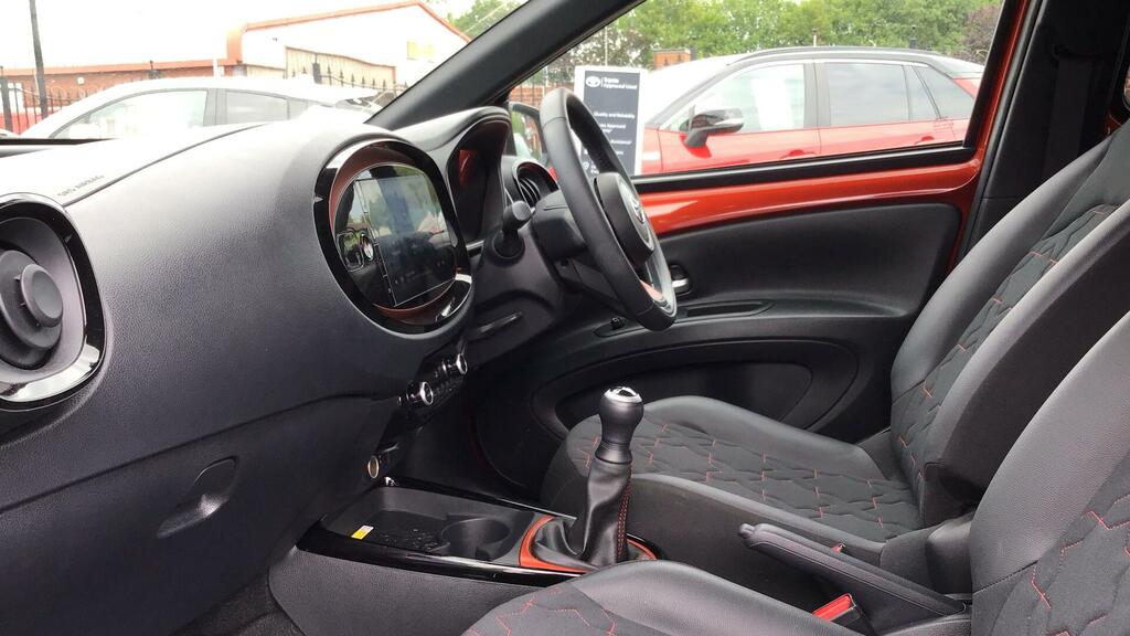 Toyota Aygo X 1.0 Vvt-i Exclusive Euro 6 Ss MJ23LLK Red #5