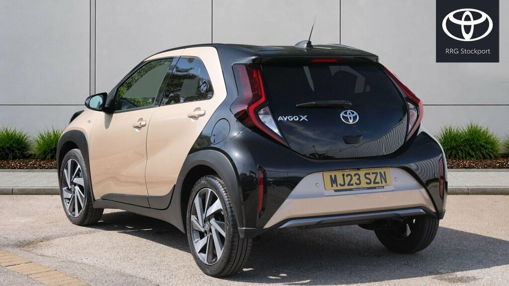 Toyota Aygo X 1.0 Vvt-i Exclusive Euro 6 Ss MJ23SZN Beige #4
