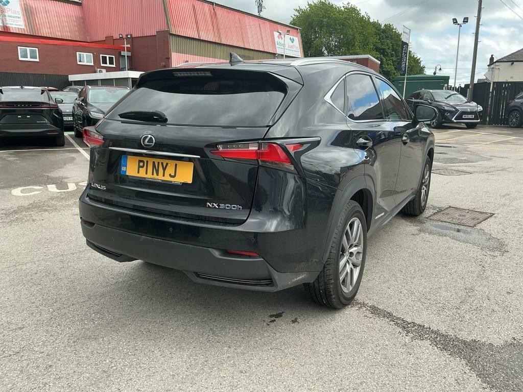 Lexus NX Nx 300H Luxury Cvt Red #9