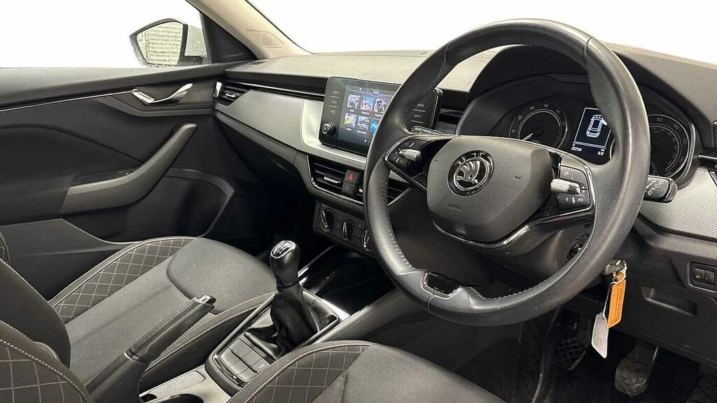 Skoda Kamiq 1.0 Tsi 110 Se White #3