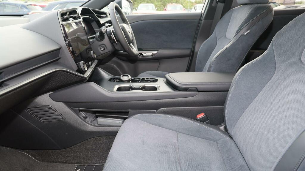 Lexus RZ 450E 71.4Kwh Takumi Suv Direct4 White #5